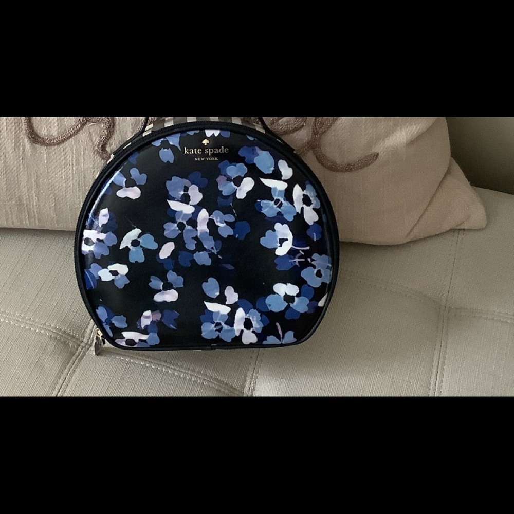 KATE SPADE TRAVEL BAG OR MAKE UP TOTE